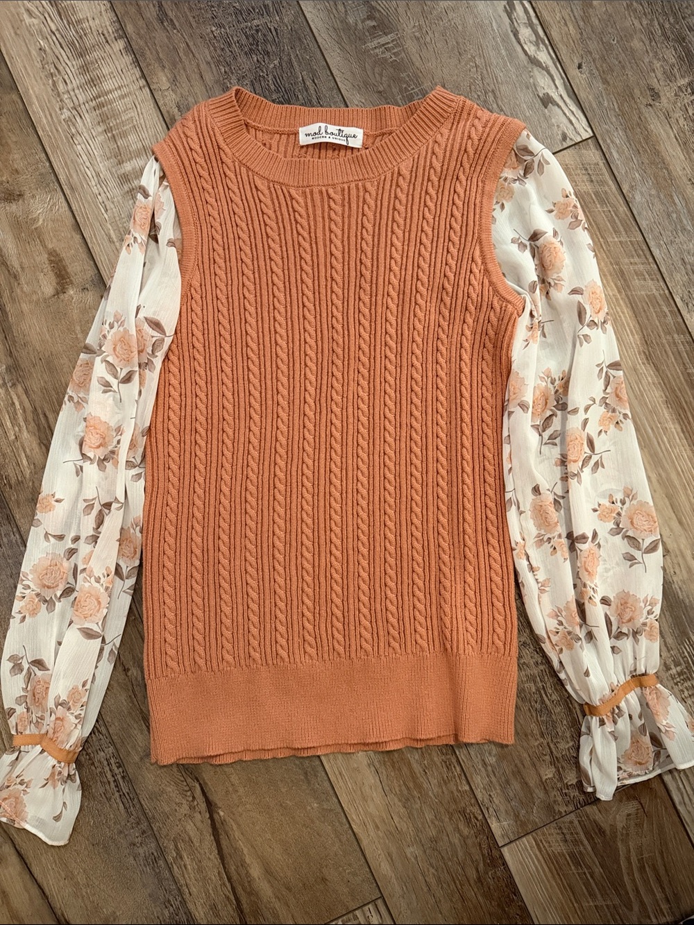 Women's Coral Cable-Knit Sleeveless Sweater with Floral Sheer Sleeves